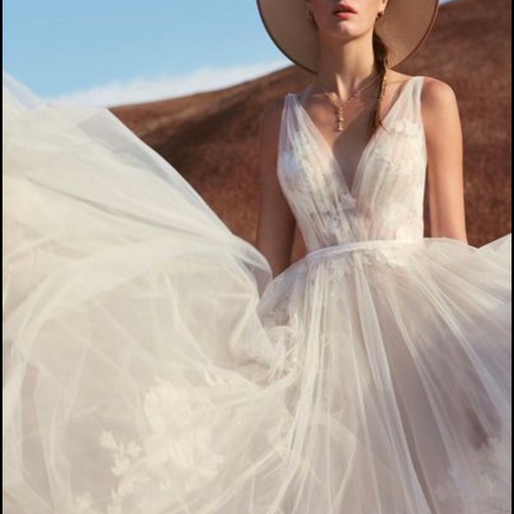 Willowby by Watters Lainie Wedding Dress - Picture 5 of 9